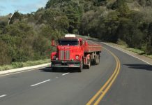 O 111, um dos famosos jacarés da Scania