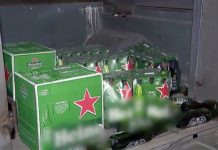 Caminhão para sem combustível e tem carga de cerveja saqueada