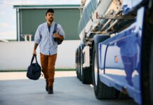 O que vai dentro da mala perfeita de um caminhoneiro?