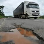 Danificou o caminhão na estrada? Descubra como correr atrás do prejuízo
