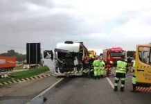Colisão envolvendo três caminhões deixa um morto na BR-101