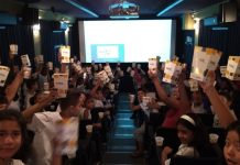 Carreta leva cinema gratuito à cidade de Araraquara (SP)