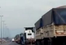 Caminhoneiros protestam em Santos contra aumento do óleo diesel