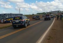 Polícia faz operação para liberar rodovia e prender índios por cobrança de pedágio e extorsão