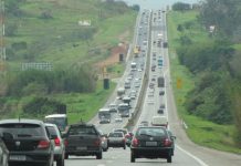 Obras na Via Dutra, em Queluz (SP) alteram tráfego da rodovia