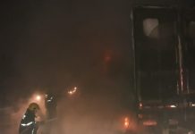 Carga avaliada em R$ 800 mil é destruída após compartimento pegar fogo carga