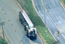 Tombamento de caminhão com etanol acontece em acesso a Águas Claras, no DF tombamento