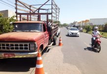 Com seu filho no colo, mulher morre ao pular de caminhão em Cachoeirinha (RS) mulher