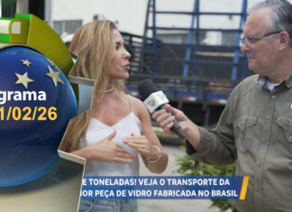 Veja o transporte da maior peça de vidro fabricada no Brasil