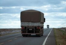 Caminhoneiros seguem essenciais, mas rotina ainda é marcada por desafios