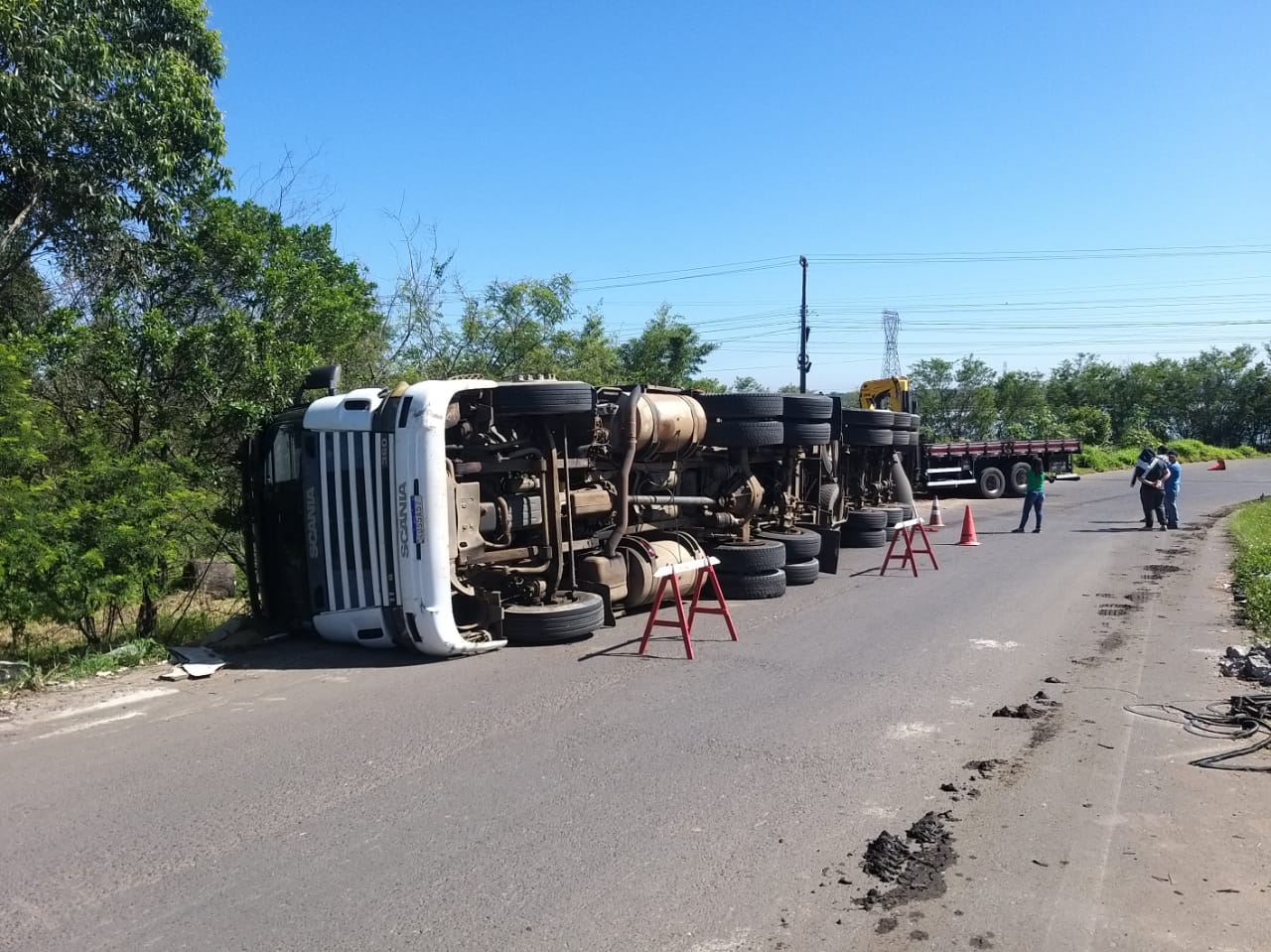 Image for Tombamento de carretas: o que causa e como prevenir a perda de controle em alta velocidade